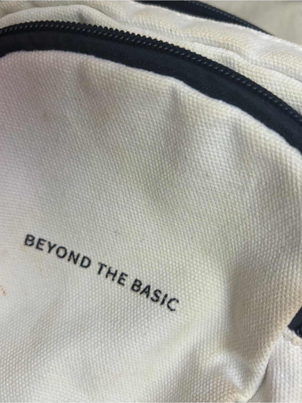 2 White Crossbody Bags - Picture 7 of 7